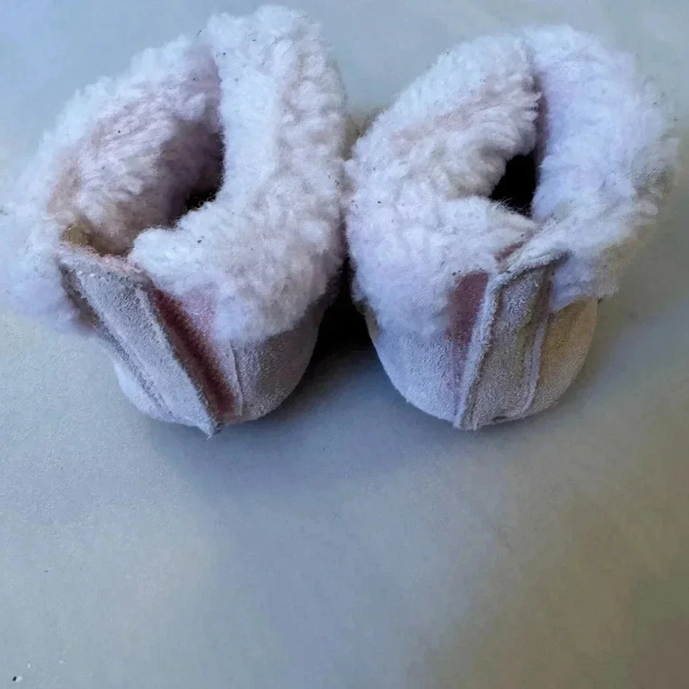 $55 Ugg Baby Girls Pink Gojee UGGplush Round-Toe Suede Bootie Shoes Size US 2/3